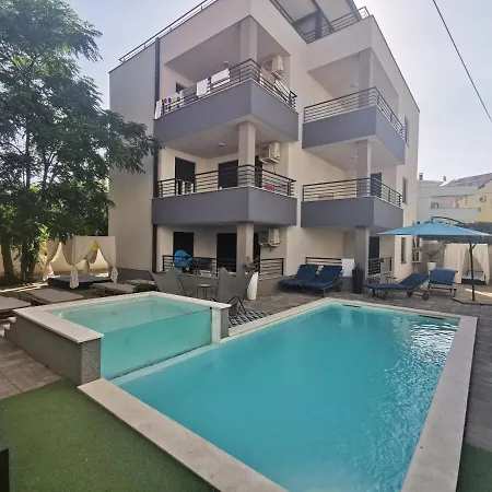 Apartamento Marta 2 *